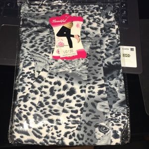Snow leopard leggings